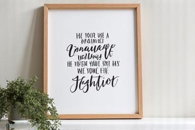 Citazione motivazionale scritta con calligrafia moderna